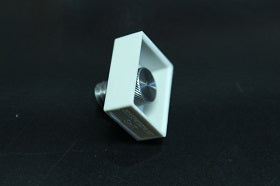 Boîte insert patte à vis M07 pour fixation tube électrique sur béton sans percer – Snitfix